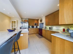 Breakfast area to kitchen - click for photo gallery